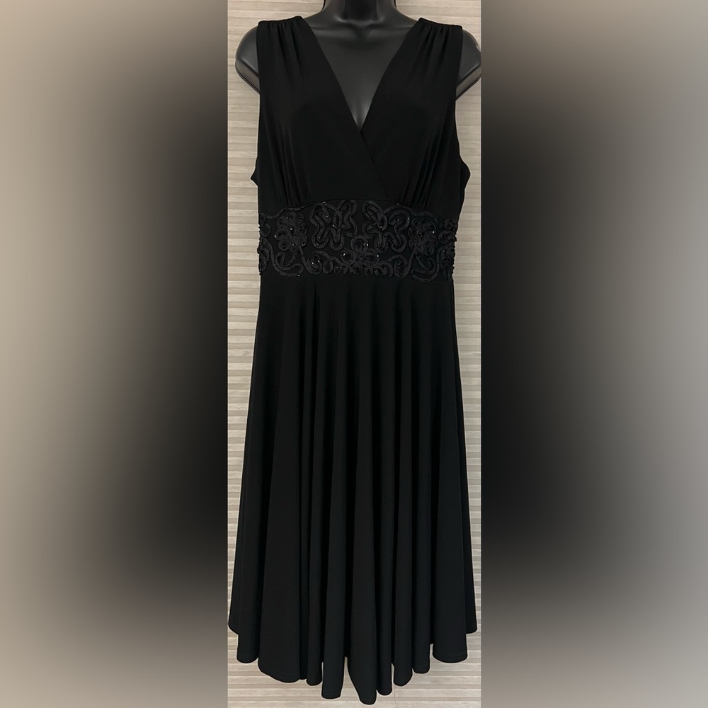 Dressbarn V-Neck Black Sleeveless Evening Dress with Embroidered Waist Size 12
